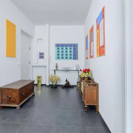 2 Bedroom Cozy In Apartment *