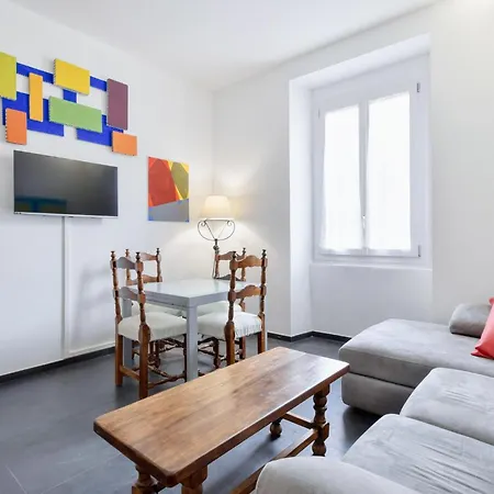 2 Bedroom Cozy In Genoa