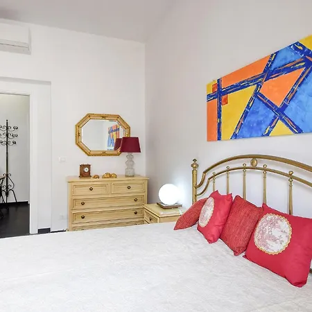 2 Bedroom Cozy In Genoa